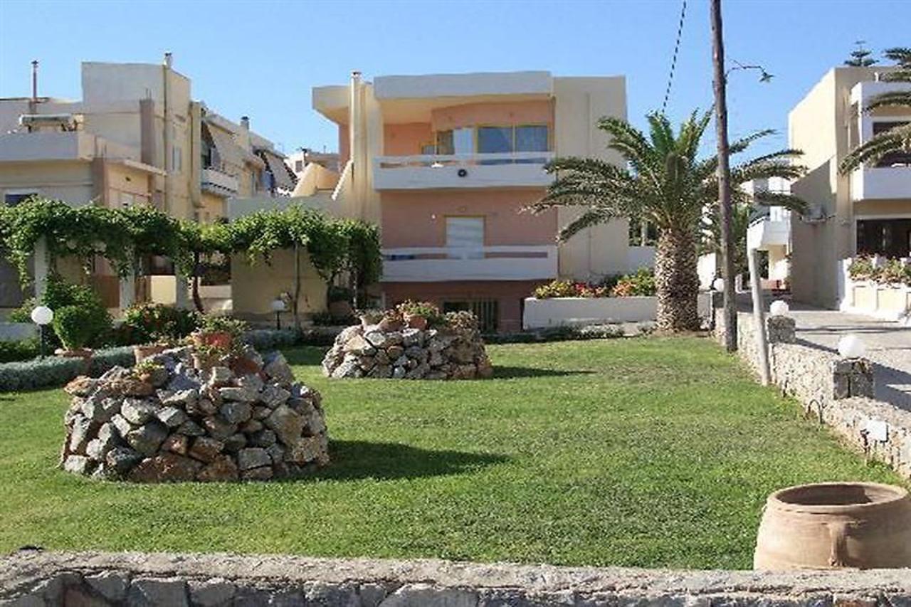 Danaos Beach Apartments Sfáka 外观 照片