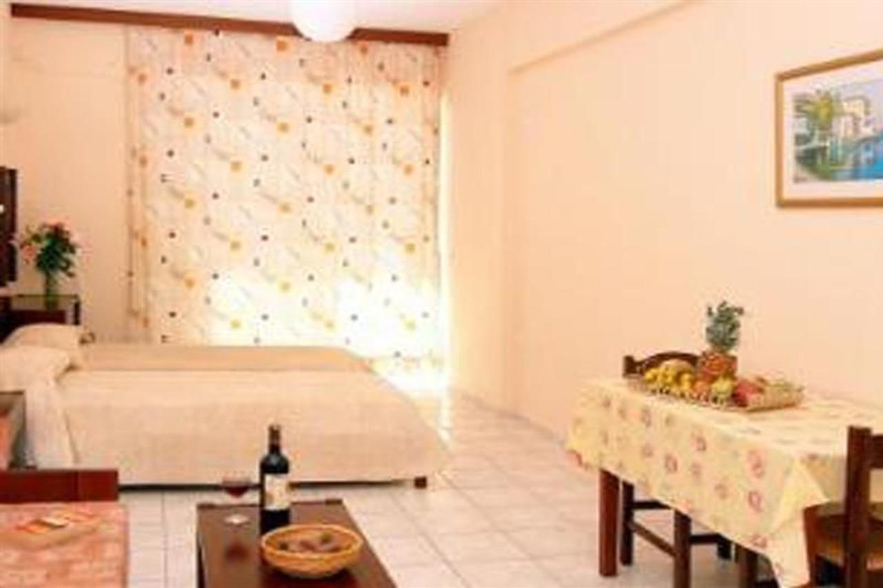 Danaos Beach Apartments Sfáka 外观 照片